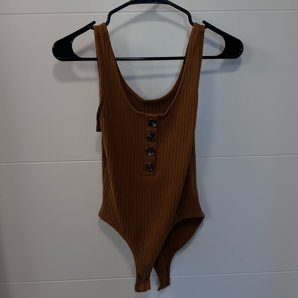 Mustard Ribbed Tank Top - Picture 2 of 2